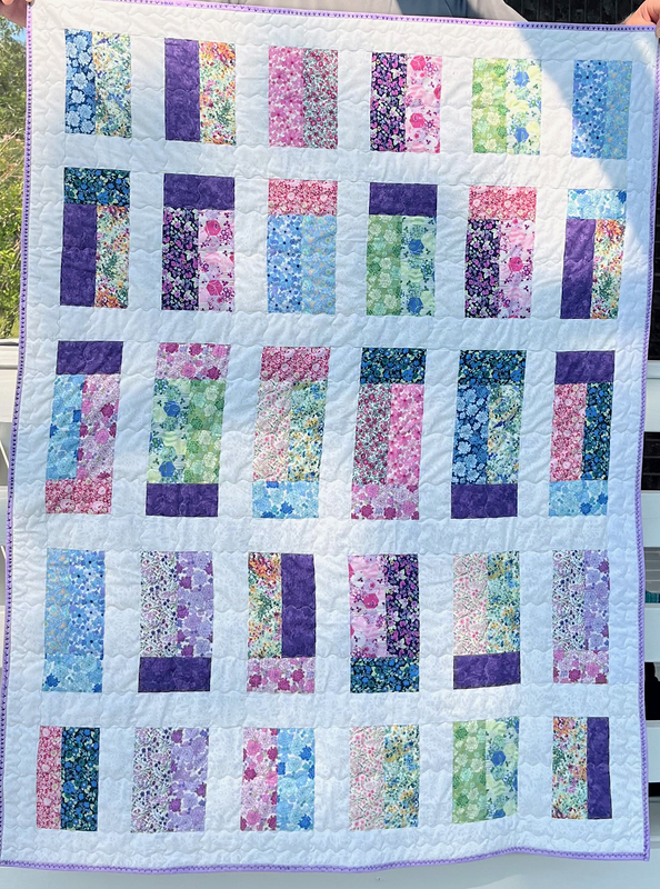 A Finished Scrappy Bear Paw Quilt, Great Links and Cute Cats - Bonjour ...